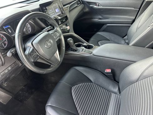 Used 2023 Toyota Camry SE image 9