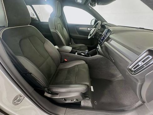 Used 2022 Volvo XC40 T5 R-Design AWD/4WD image 27