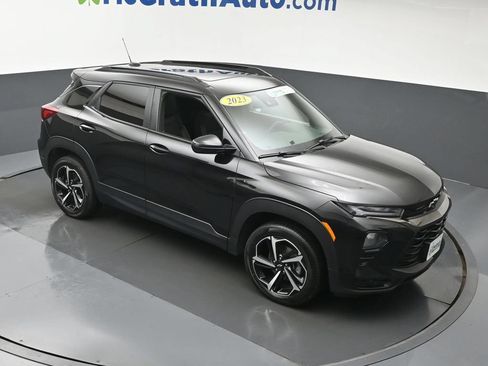 Used 2023 Chevrolet TrailBlazer RS w/ Sun and Liftgate Package AWD/4WD image 3