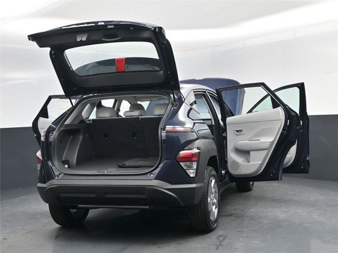 New 2026 Hyundai Kona SE image 19