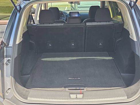 Used 2023 Nissan Rogue SV image 16