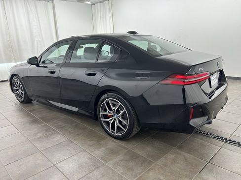 Used 2024 BMW i5 eDrive40i w/ M Sport Package image 3