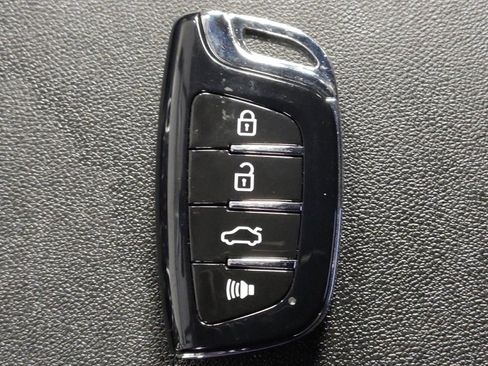 Used 2022 Chevrolet Equinox LT w/ Driver Convenience Package FWD image 32