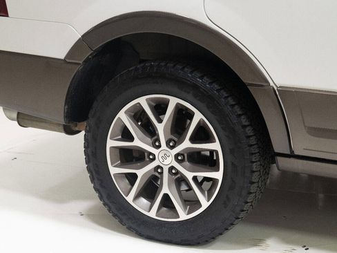 Used 2015 Ford Expedition King Ranch image 20