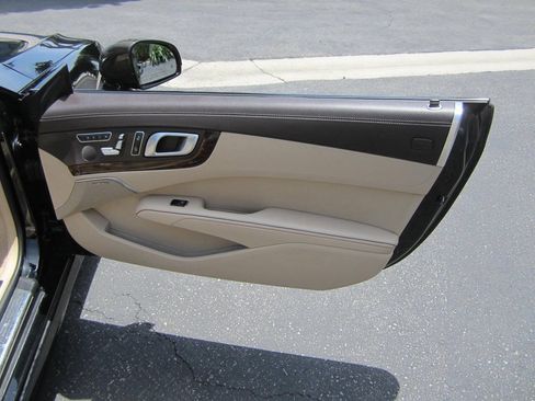 Used 2013 Mercedes-Benz SL 550 image 25