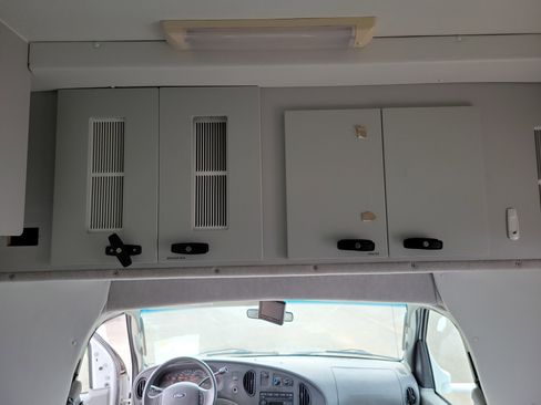 Used 2007 Ford E-450 and Econoline 450 image 25