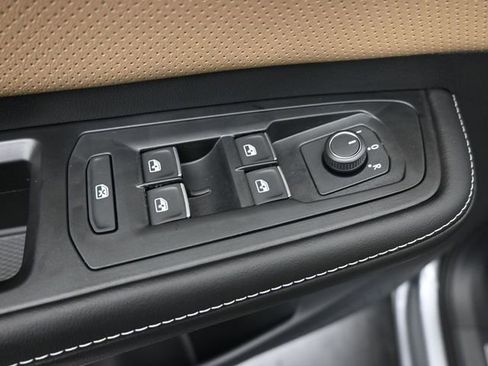 New 2026 Volkswagen Atlas Cross Sport SE image 13