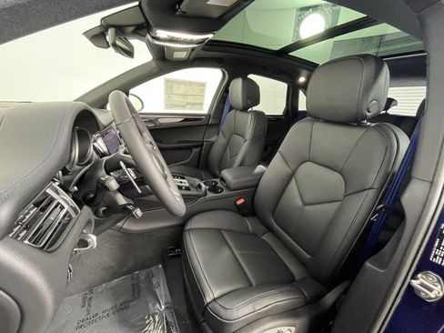 New 2026 Porsche Macan image 5
