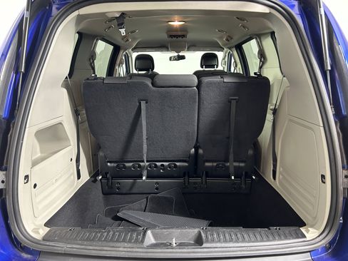 Used 2018 Dodge Grand Caravan SE w/ UConnect Hands-Free Group FWD image 23