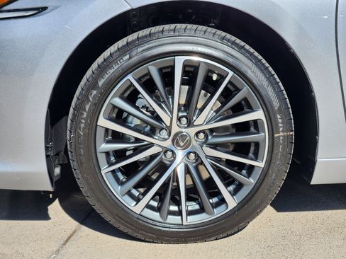 New 2025 Lexus ES 350 w/ Premium Package image 6