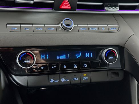 Certified 2024 Hyundai Elantra SEL image 16