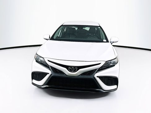 Used 2024 Toyota Camry SE FWD image 2