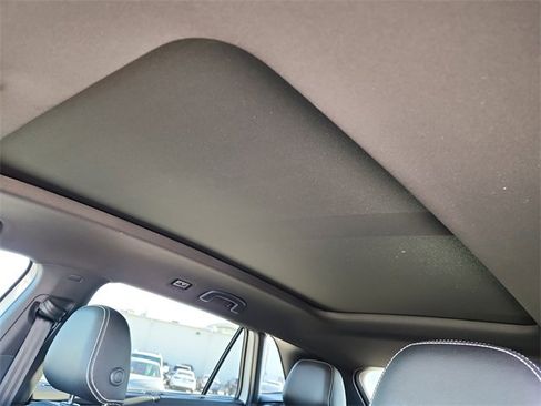 Certified 2025 Volkswagen Atlas Cross Sport SEL R-Line image 28