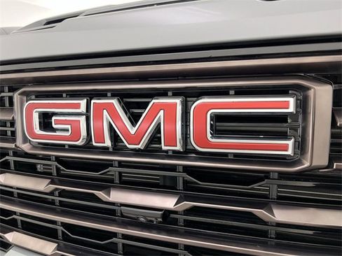 Used 2024 GMC Sierra 2500 AT4X image 32