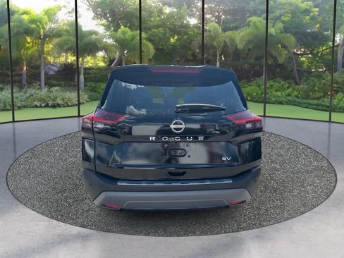 Used 2022 Nissan Rogue SV w/ SV Premium Package FWD image 6