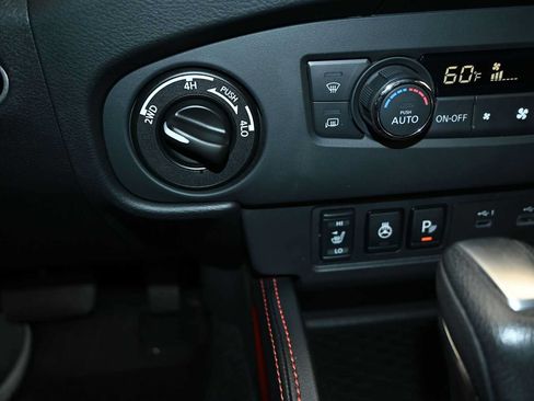 Used 2023 Nissan Frontier PRO-4X w/ Pro Convenience Package AWD/4WD image 17