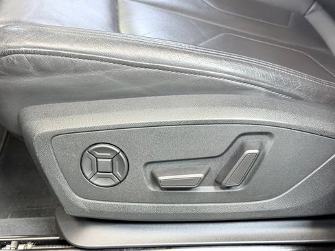 Used 2021 Audi Q3 2.0T Premium w/ Convenience Package AWD/4WD image 13