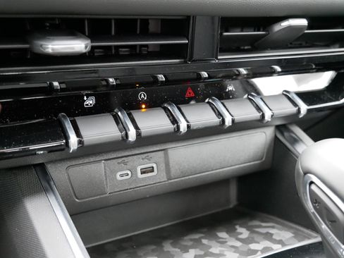 New 2026 GMC Canyon Elevation w/ Convenience Package image 19