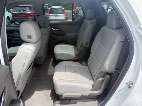 Used 2019 Chevrolet Traverse Premier w/ Driver Confidence II Package FWD image 7