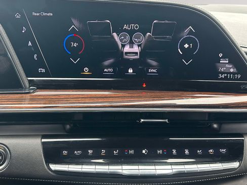 Used 2022 Cadillac Escalade Premium Luxury w/ LPO, Illumination Package image 11