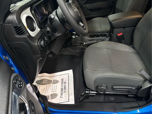 New 2026 Jeep Gladiator Sport image 13