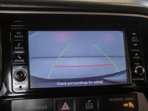Used 2018 Mitsubishi Outlander ES FWD image 16