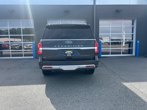Used 2022 Ford Expedition XLT RWD image 3