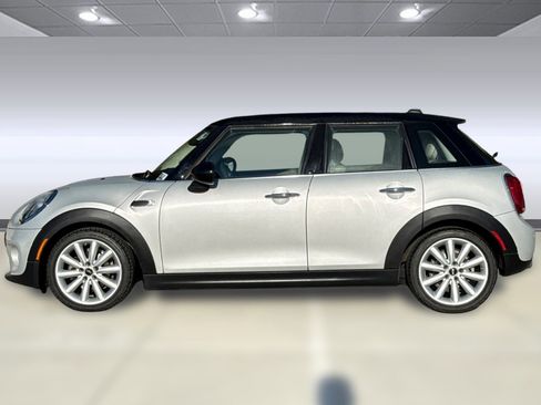 Used 2019 MINI Cooper 4-Door Hardtop w/ Signature Upholstery Package image 2