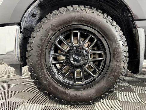 Used 2017 Nissan Titan SV AWD/4WD image 39