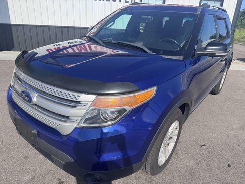Used 2014 Ford Explorer XLT w/ Equipment Group 201A AWD/4WD image 2