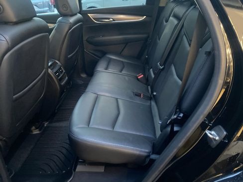 Used 2018 Cadillac XT5 Luxury w/ Driver Awareness Package image 9