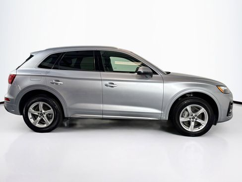 Used 2023 Audi Q5 2.0T Premium w/ Convenience Package image 4