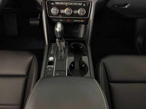 Used 2023 Volkswagen Atlas SE w/ Black Wheel Package FWD image 20