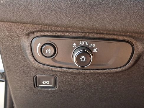 Certified 2023 GMC Terrain SLE w/ Driver Convenience Package AWD/4WD image 28