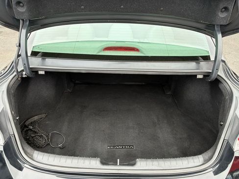 Used 2023 Hyundai Elantra SEL w/ Convenience Package image 11