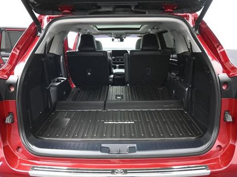 Used 2021 Toyota Highlander Platinum AWD/4WD image 35