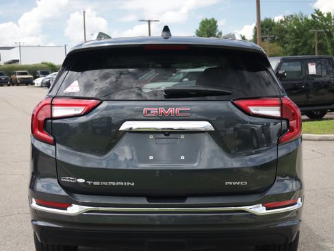 Used 2022 GMC Terrain Denali AWD/4WD image 4