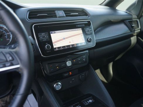 Used 2018 Nissan Leaf SV FWD image 26