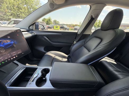 Used 2023 Tesla Model Y Performance AWD/4WD image 18