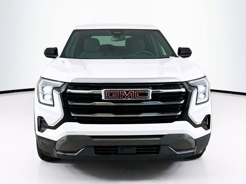 Used 2025 GMC Terrain Elevation image 2