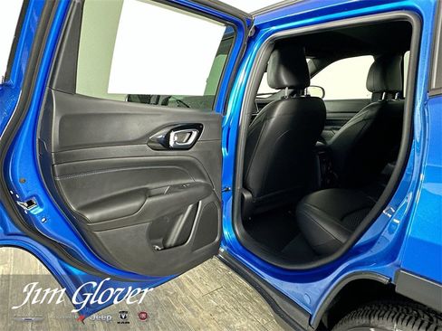 New 2026 Jeep Compass Latitude image 13