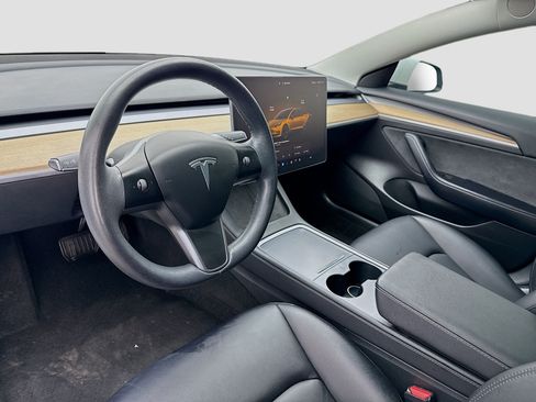 Used 2023 Tesla Model 3 Standard Range RWD image 7