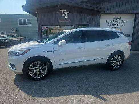 Used 2019 Buick Enclave Avenir w/ Avenir Technology Package FWD image 2
