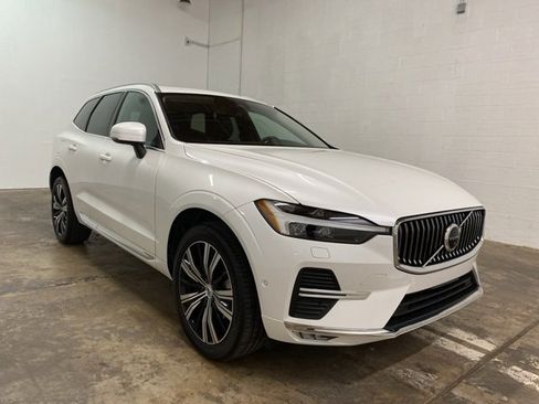 Used 2023 Volvo XC60 B5 Plus w/ Protection Package Premier image 3