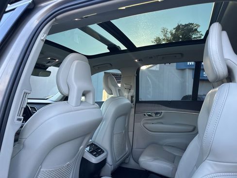 Used 2022 Volvo XC90 T6 Inscription w/ Advanced Package image 17