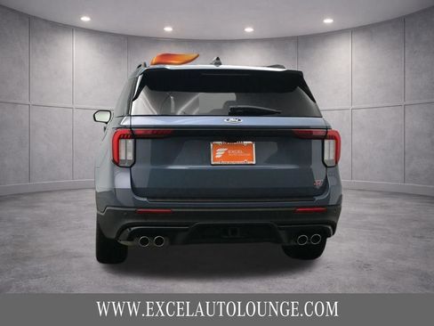 Used 2025 Ford Explorer ST AWD/4WD image 7