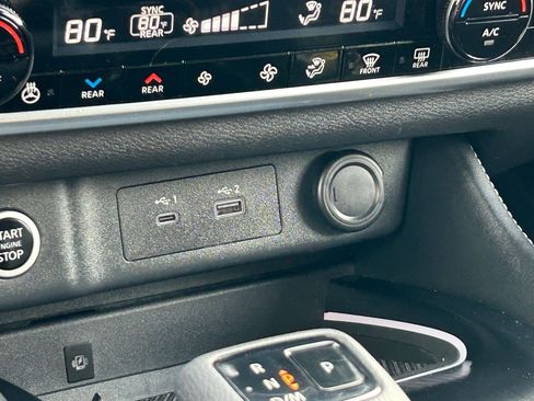 Used 2023 Nissan Rogue Platinum w/ Platinum Premium Package image 25