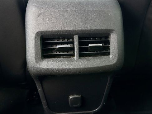 Used 2018 Chevrolet Equinox LT image 23