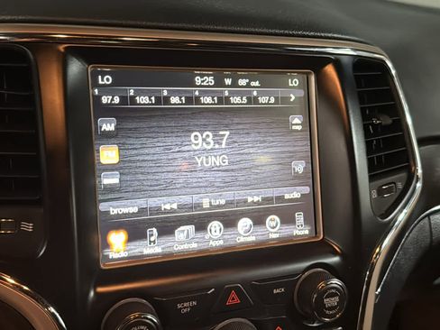 Used 2015 Jeep Grand Cherokee Limited w/ Luxury Group II AWD/4WD image 15