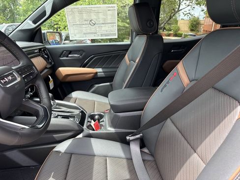New 2026 GMC Canyon AT4 w/ Technology Plus Package AWD/4WD image 4